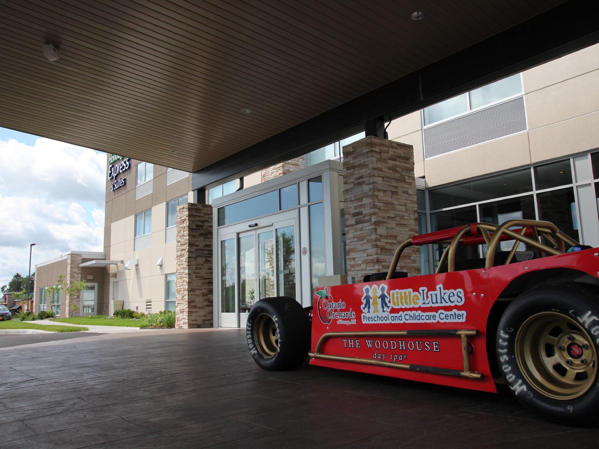 Holiday Inn Express & Suites Oswego By Ihg Exteriér fotografie